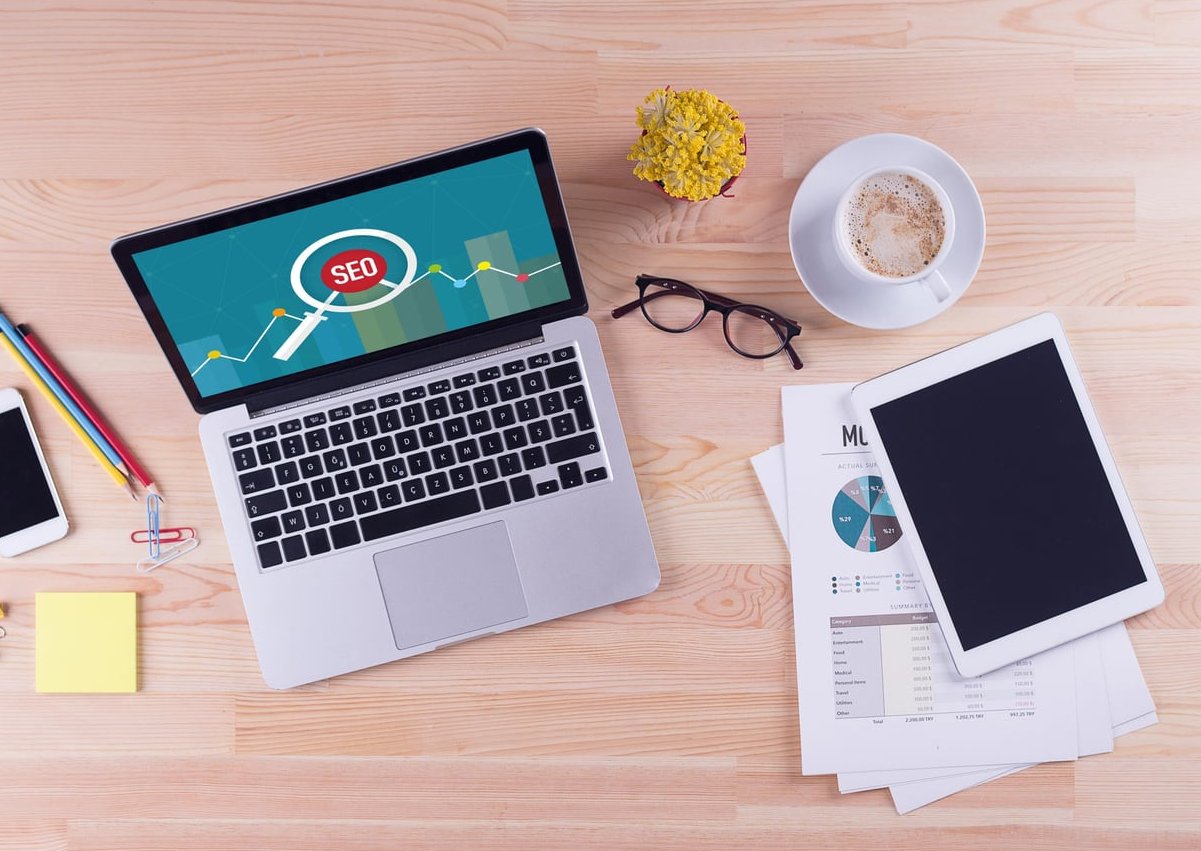email marketing laptop